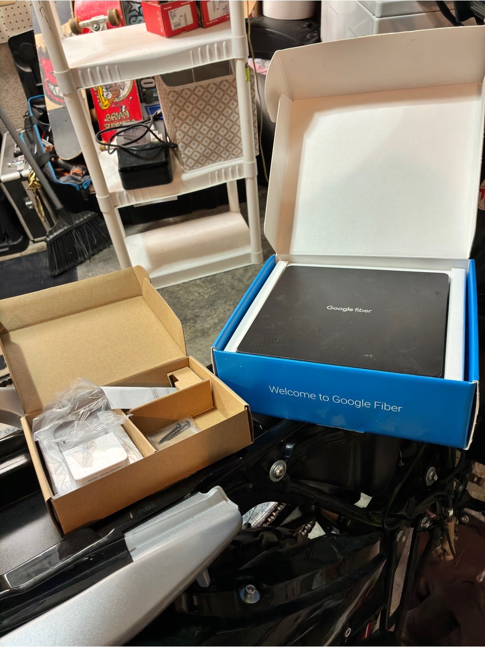 NIB Google Fiber Network Box Modem Router with Mounting Hardware Kit